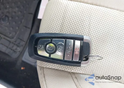 2018 Ford Fusion Hybrid Titanium из США, поврежденный, VIN 3FA6P0RU3JR225886